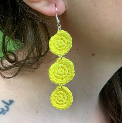 pendientes trigira amarillo